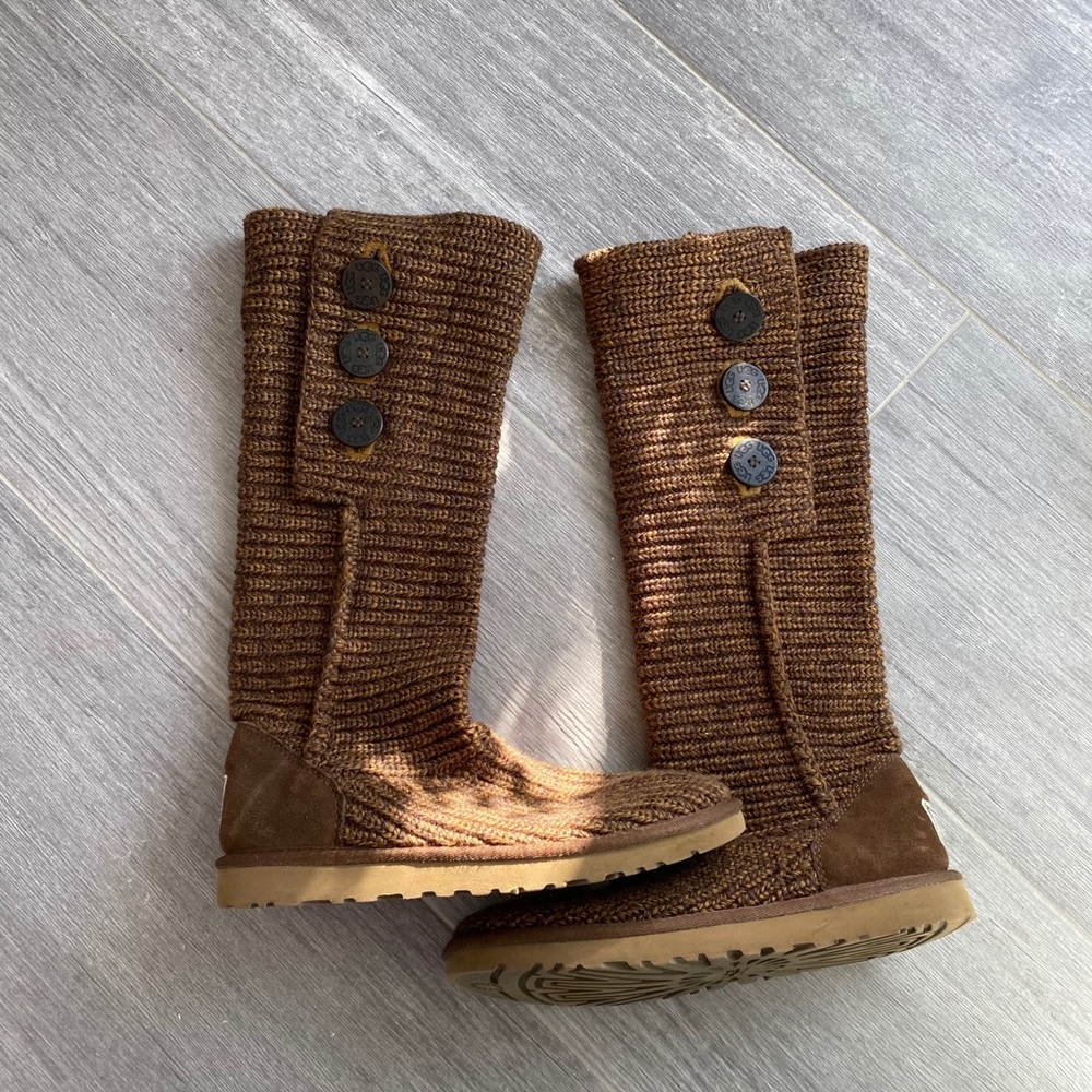 UGG Classic Cardy Boot Size 9